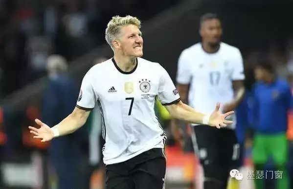  奥格斯堡替补奇兵建功，临危受命改写比分