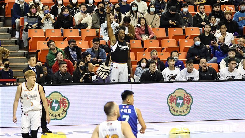 江南体育官网- 马赛遭遇三连败危机，球迷联名呼吁高层调整战术  